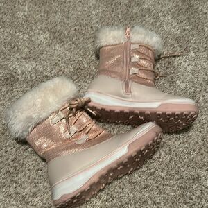Snowboots for girls size 13